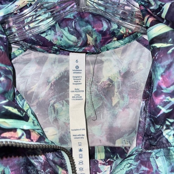 Lululemon Woman Jacket Size 6 - Picture 4 of 5